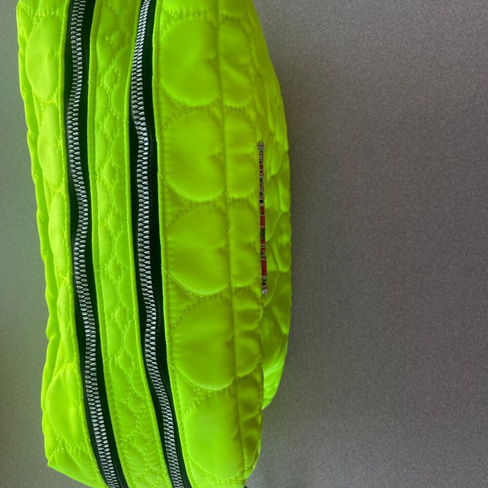 Betsey Johnson Quilted Heart Double Zip Large Green Makeup Bag 12.5" L x 9"H x 4 - Picture 9 of 10